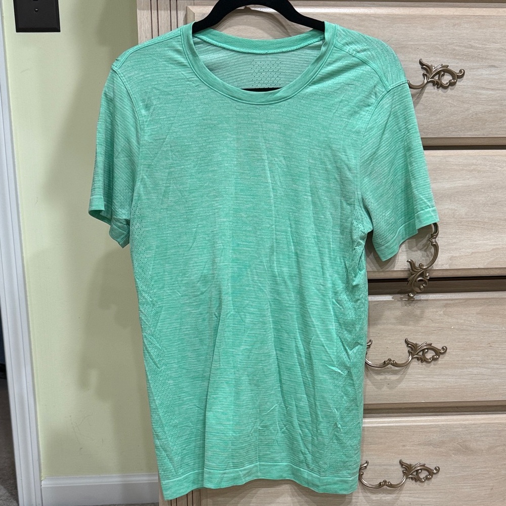 Lululemon Tshirt